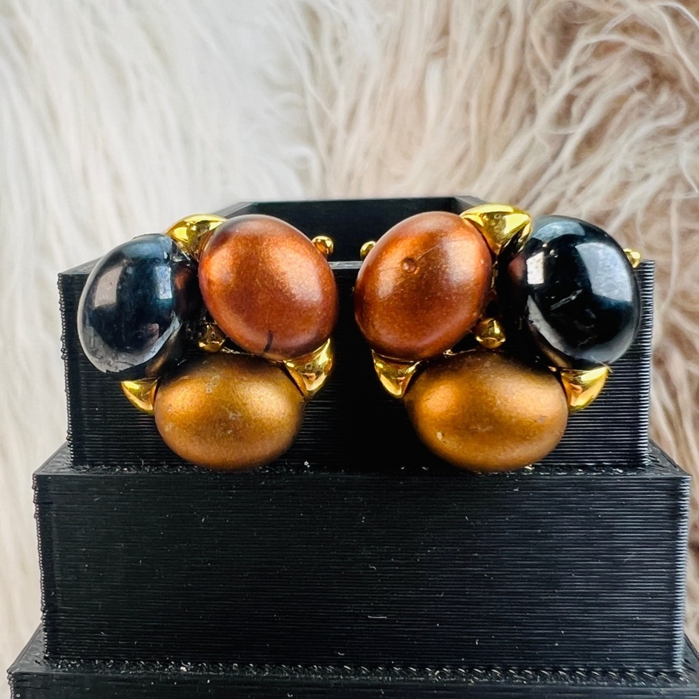 Vintage goldtone and earth tones pierced earrings